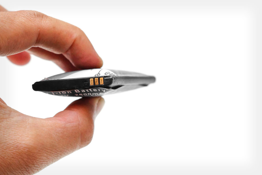 リチウムイオンバッテリーが膨張している